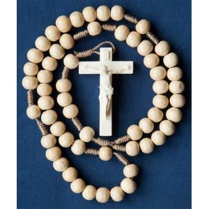 Rosary with baroque crucifix in maple wood