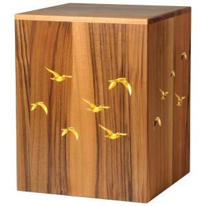 Urna "Verso il paradiso" - legno di noce - 28,5 x 22 x 22 cm